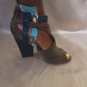 Calvin Klein Open-toe Heel Size 6